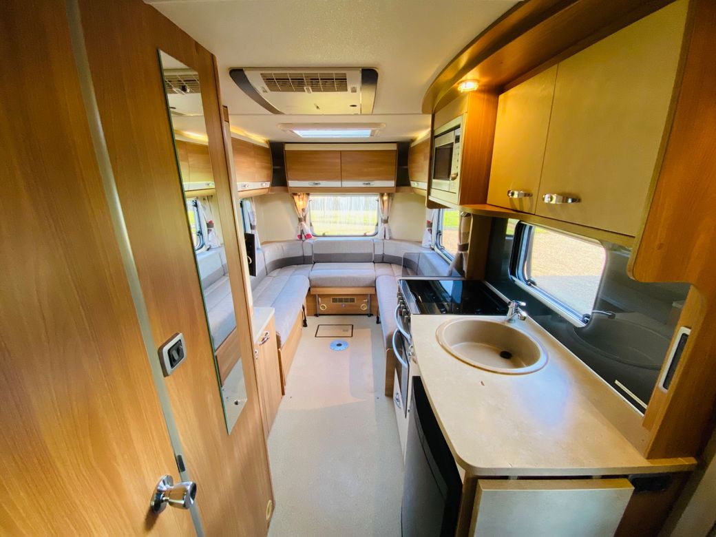 2014 SWIFT  SUNDANCE 584PR 4 BELT 4 BERTH R.H.D 
