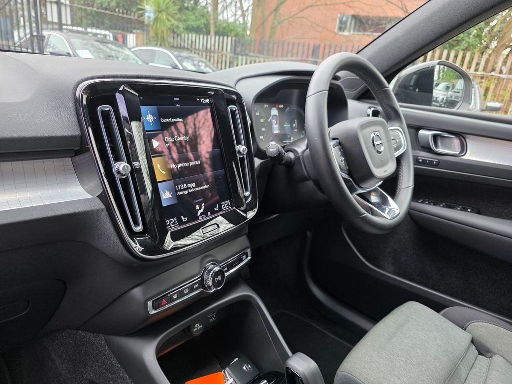 2022 Volvo XC40