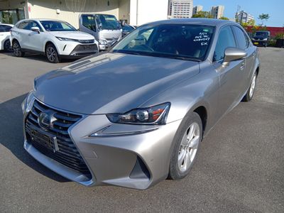 2019 Lexus IS 300h