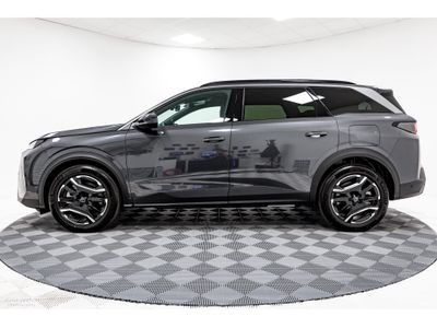 2025 Peugeot 5008