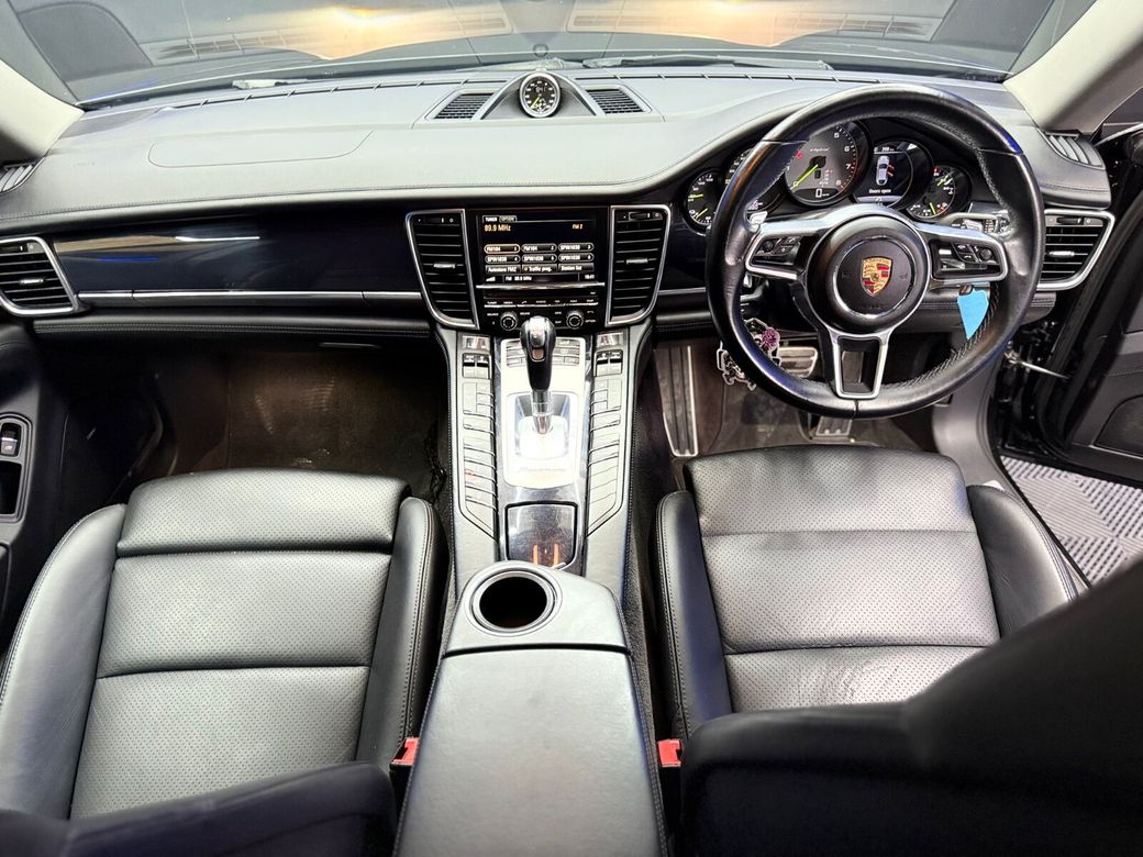 2016 Porsche Panamera