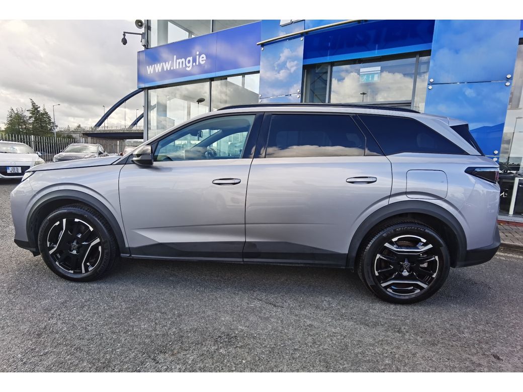 2025 Peugeot 5008