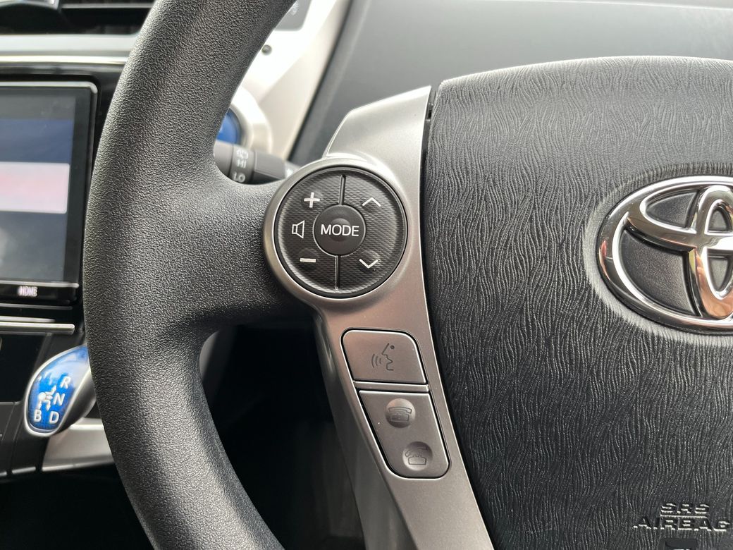 2019 Toyota Prius Alpha