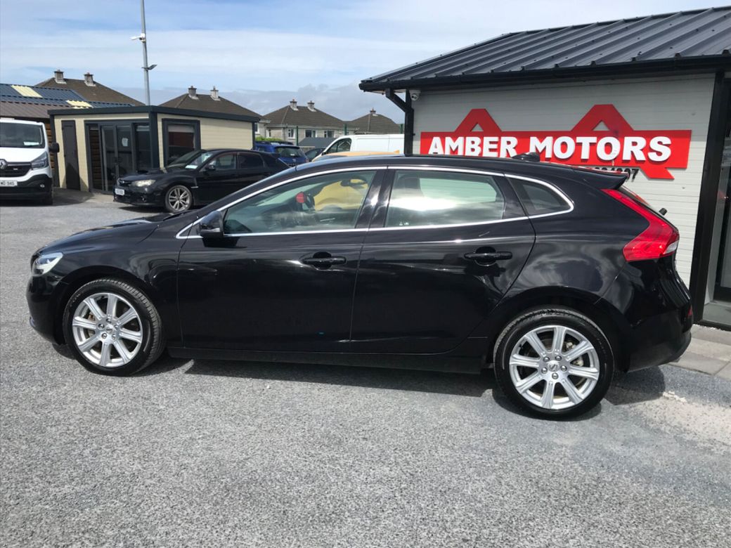 2018 Volvo V40
