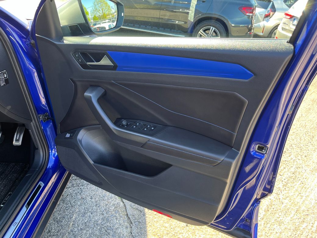 2023 Volkswagen T-Roc