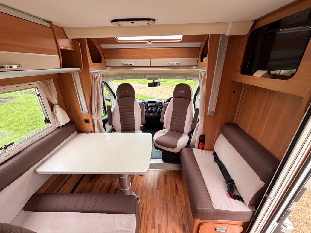 2016 LAIKA ECOVIP 309 LOW PROFILE R.H.D