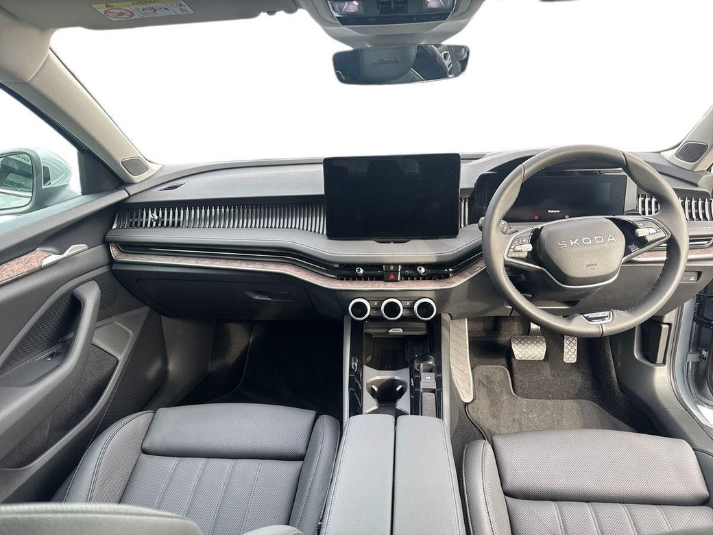 2027 Skoda Superb