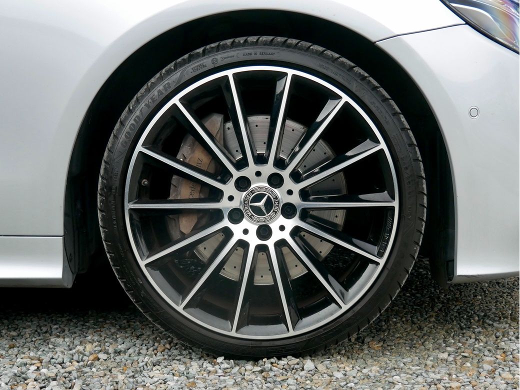 2019 Mercedes-Benz E 300