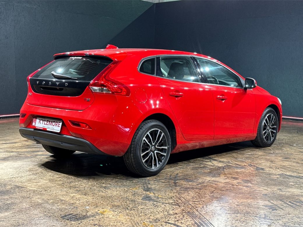 2020 Volvo V40