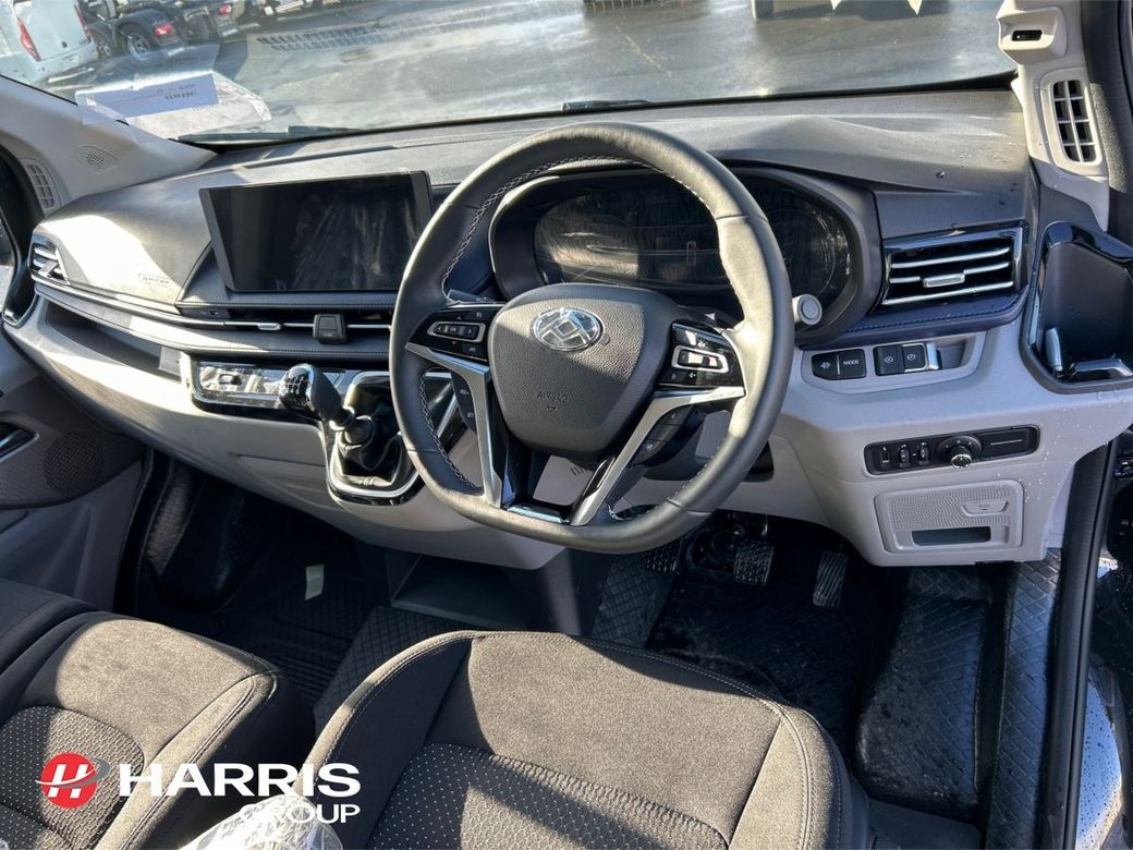 2025 Black Maxus Deliver 7