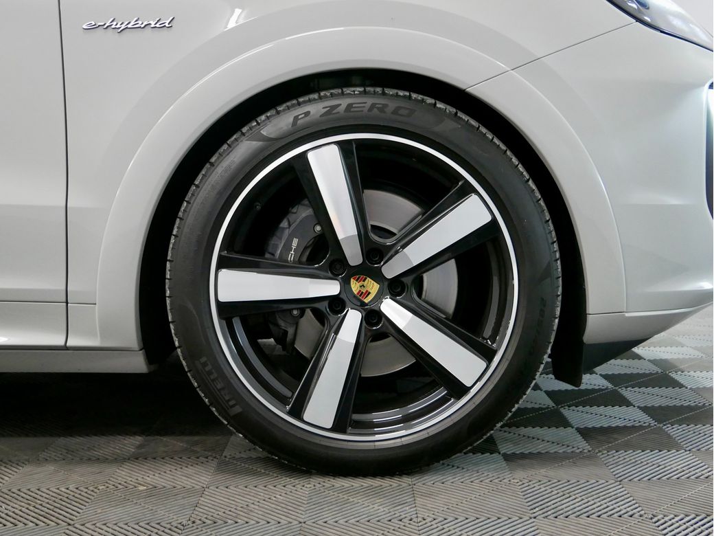 2024 Porsche Cayenne