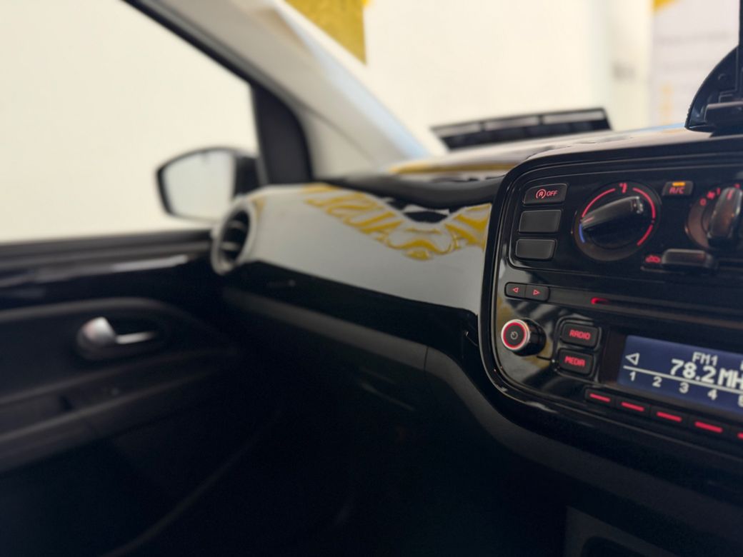 2015 Volkswagen up!