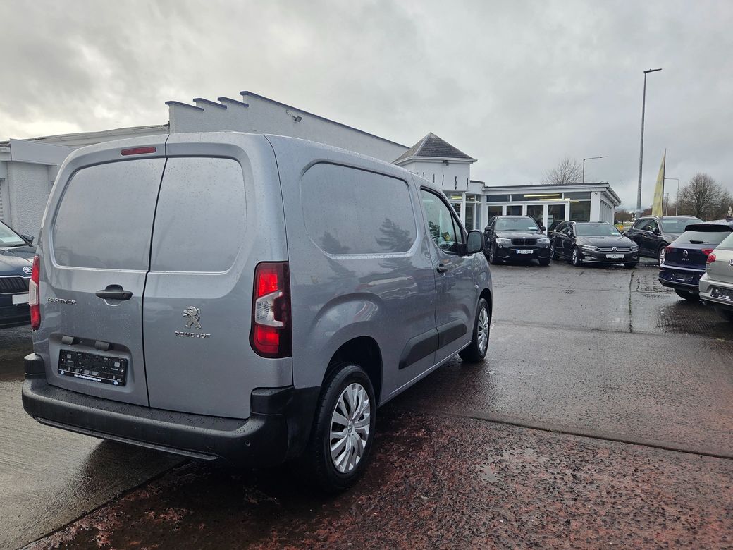 2021 Peugeot Partner