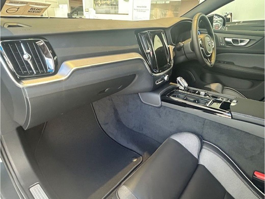 2025 Volvo V60
