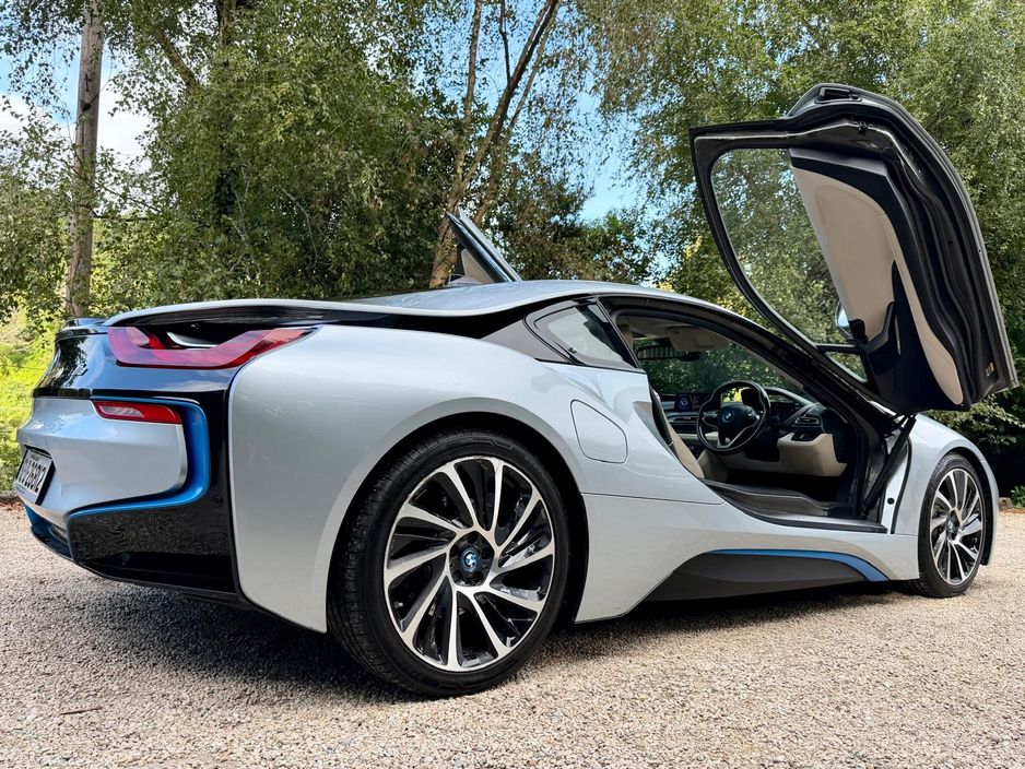 2016 BMW i8