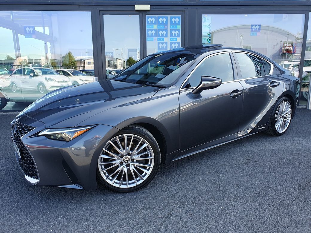 2021 Lexus IS 300h