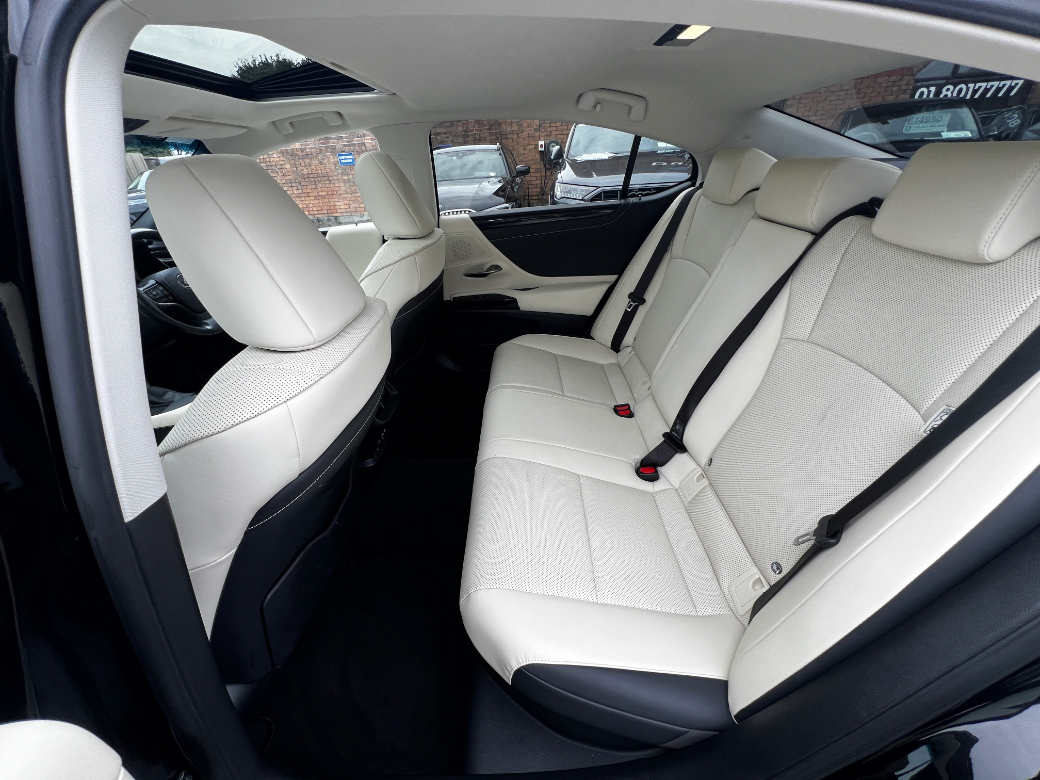 2022 Lexus ES 300h