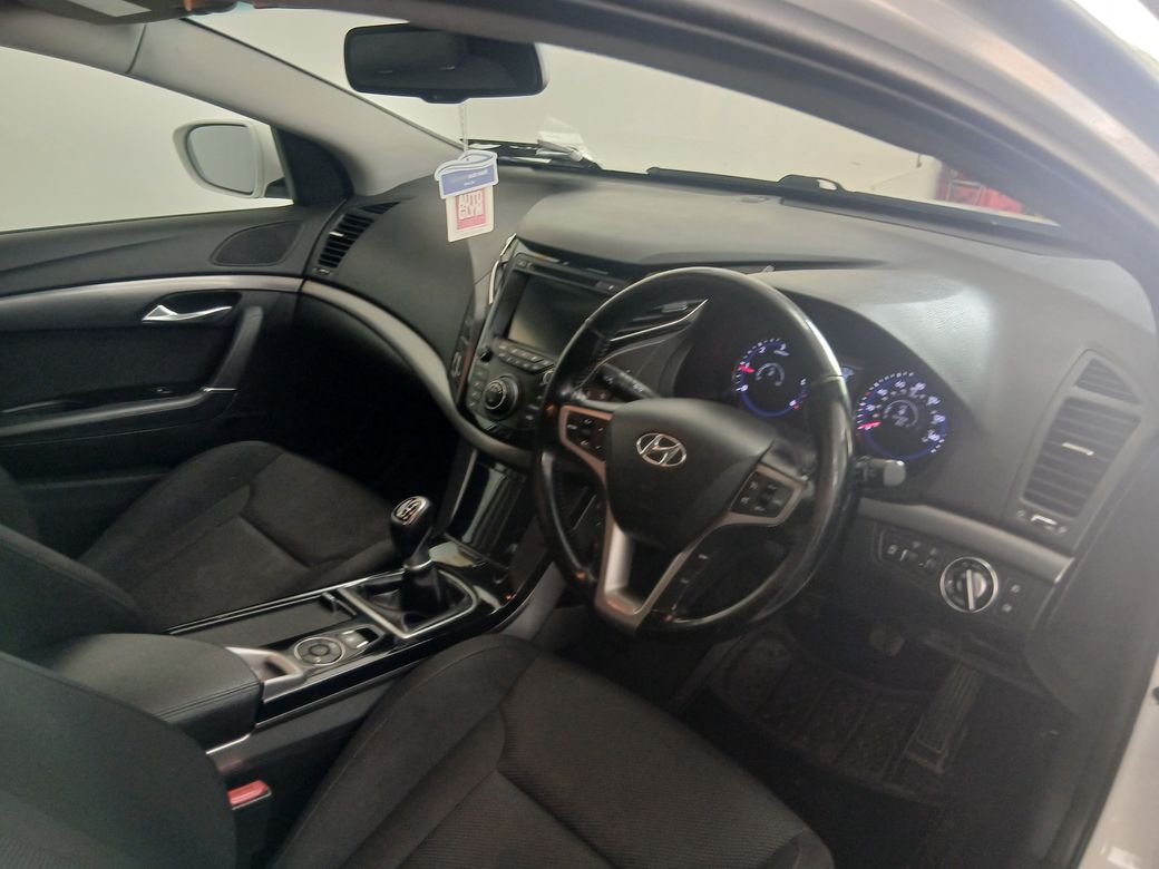 2011 Hyundai i40