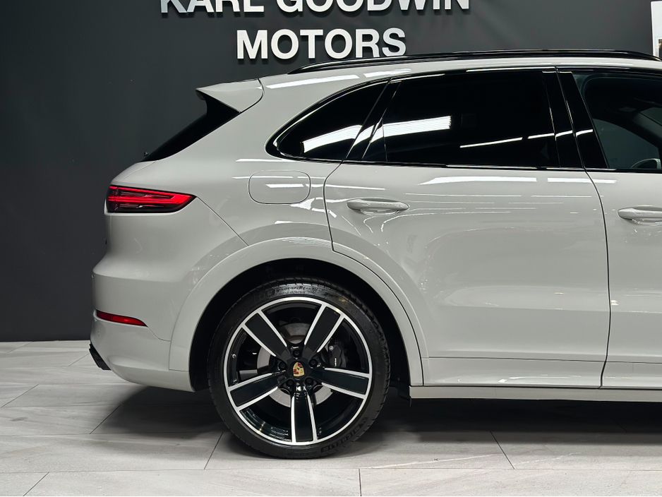 2023 Porsche Cayenne