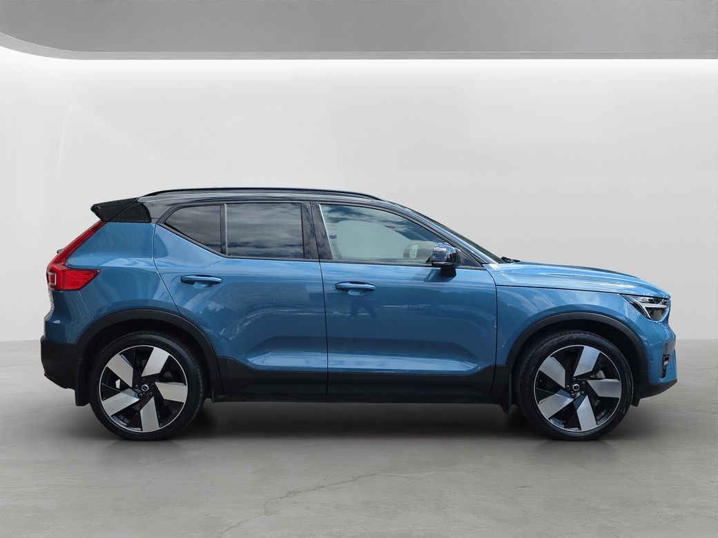 2023 Volvo XC40