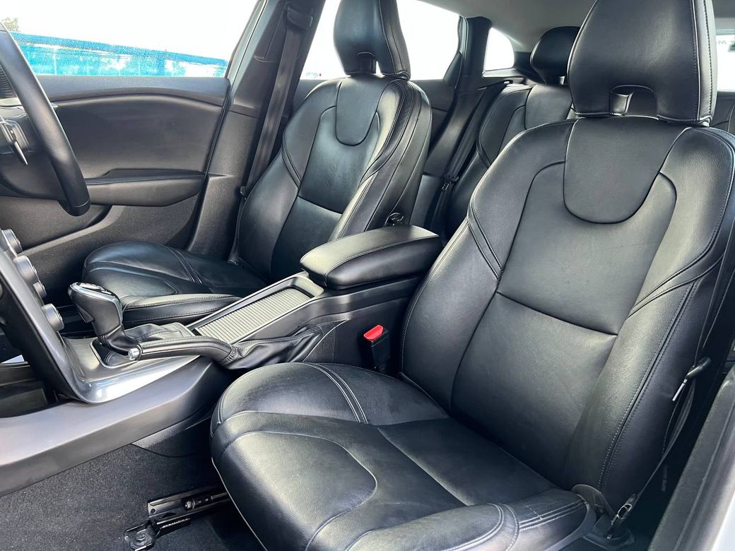 2016 Volvo V40