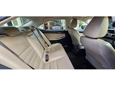 2017 Lexus IS