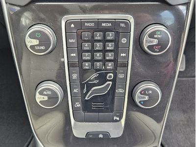 2017 Volvo V40