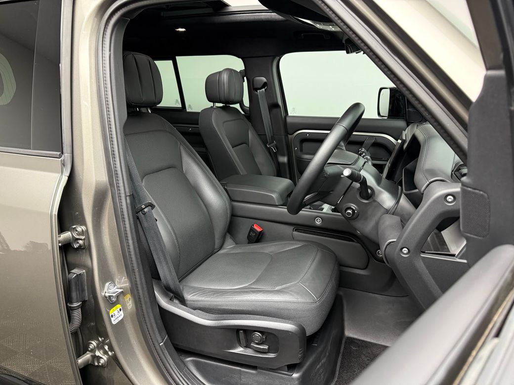 2025 Land Rover Defender