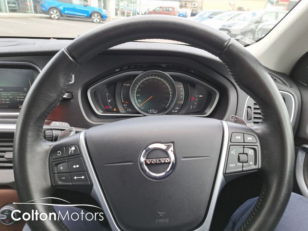 2017 Volvo V40