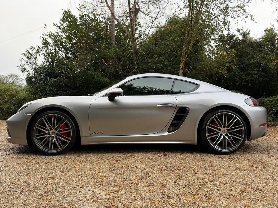 2019 Porsche Cayman
