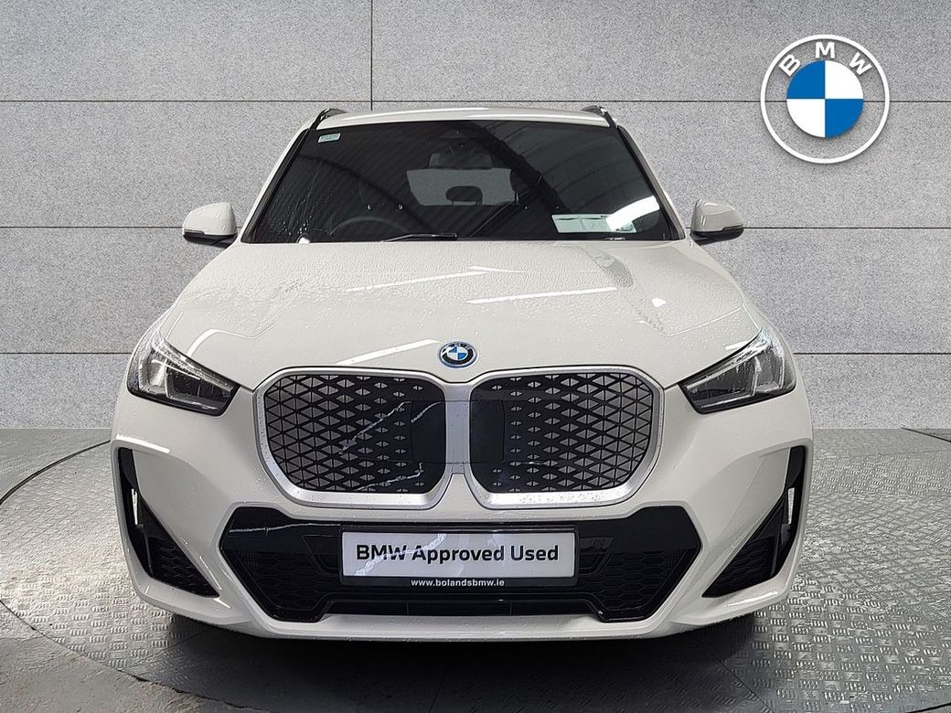 2025 BMW iX1