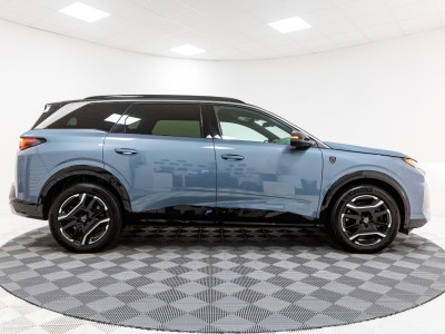 2025 Peugeot 5008