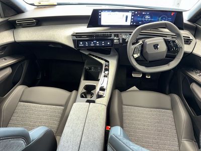 2025 Peugeot 5008