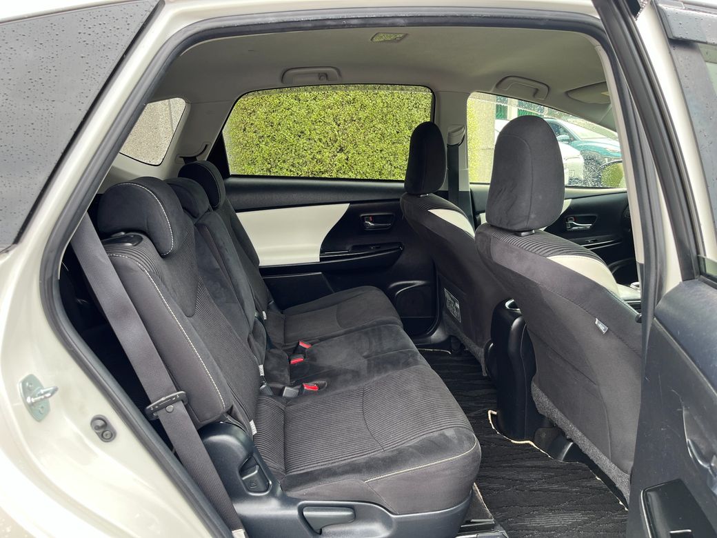 2017 Toyota Prius Alpha
