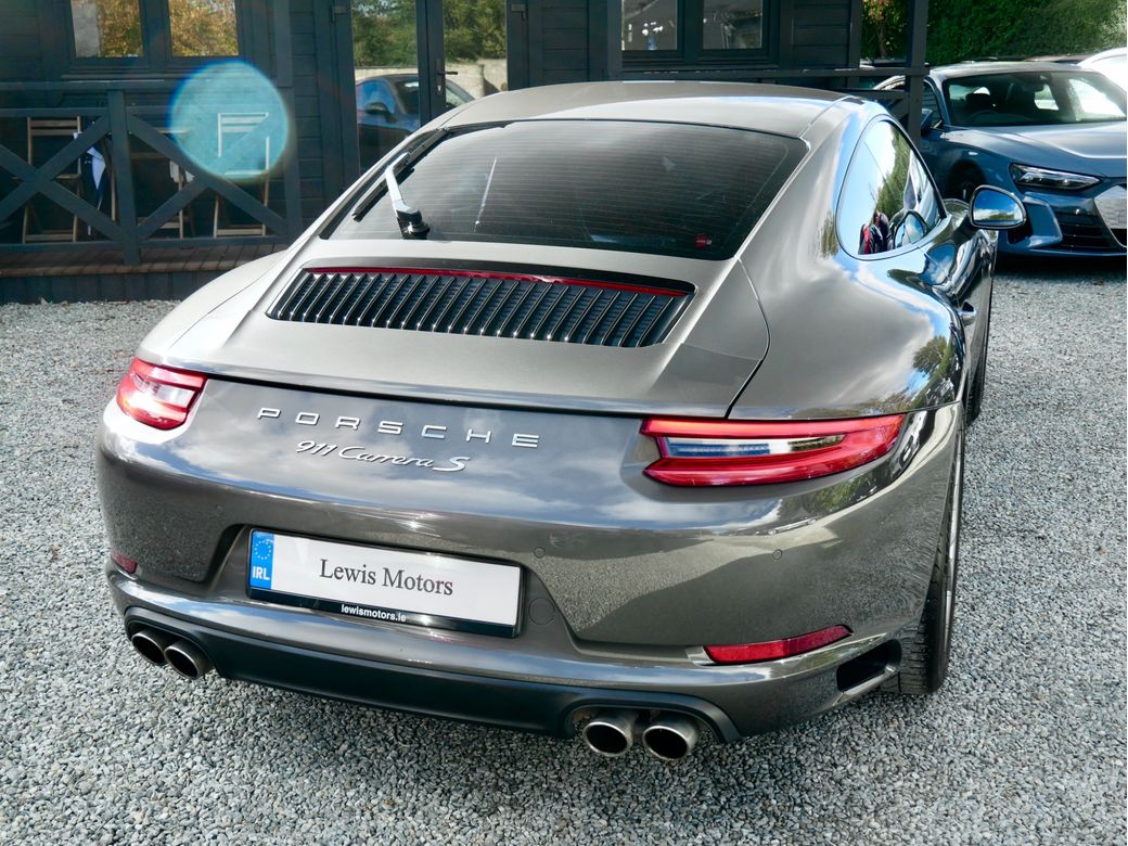 2017 Porsche 911