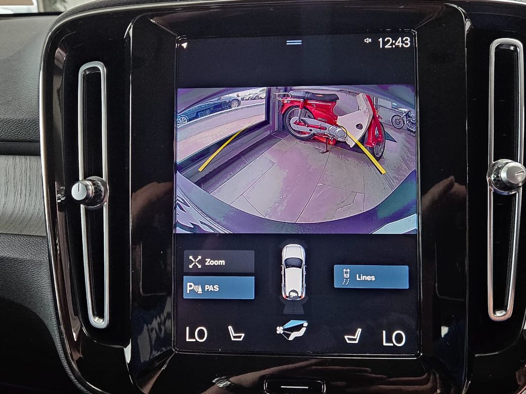 2022 Volvo XC40