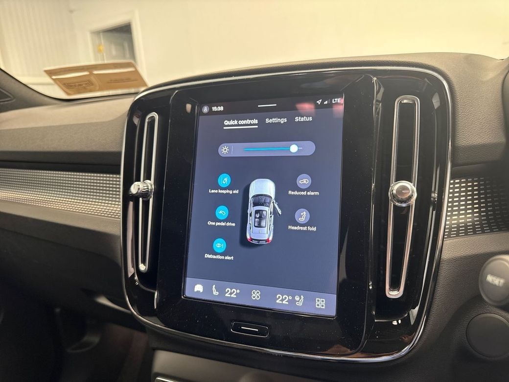 2026 Volvo EX40