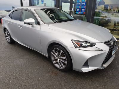 2018 Lexus IS 300h