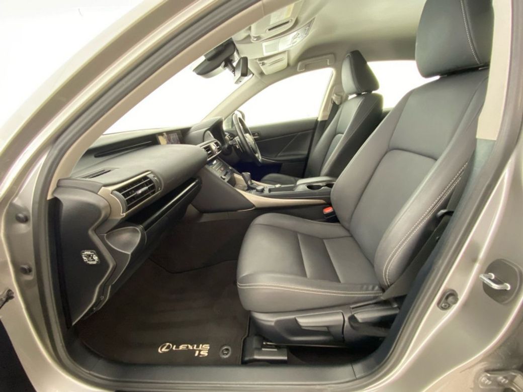 2019 Lexus IS
