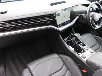 2023 Volkswagen Touareg