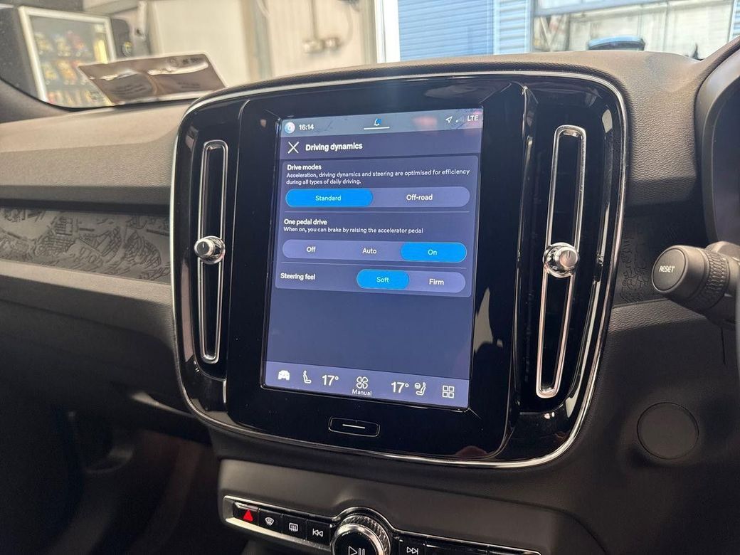 2024 Volvo XC40