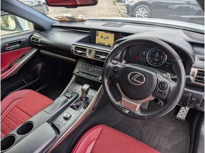 2015 Lexus IS 300h