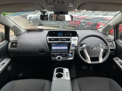 2019 Toyota Prius Alpha
