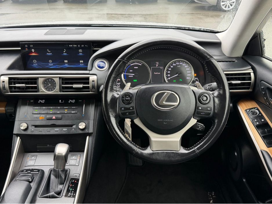 2016 Lexus IS 300h