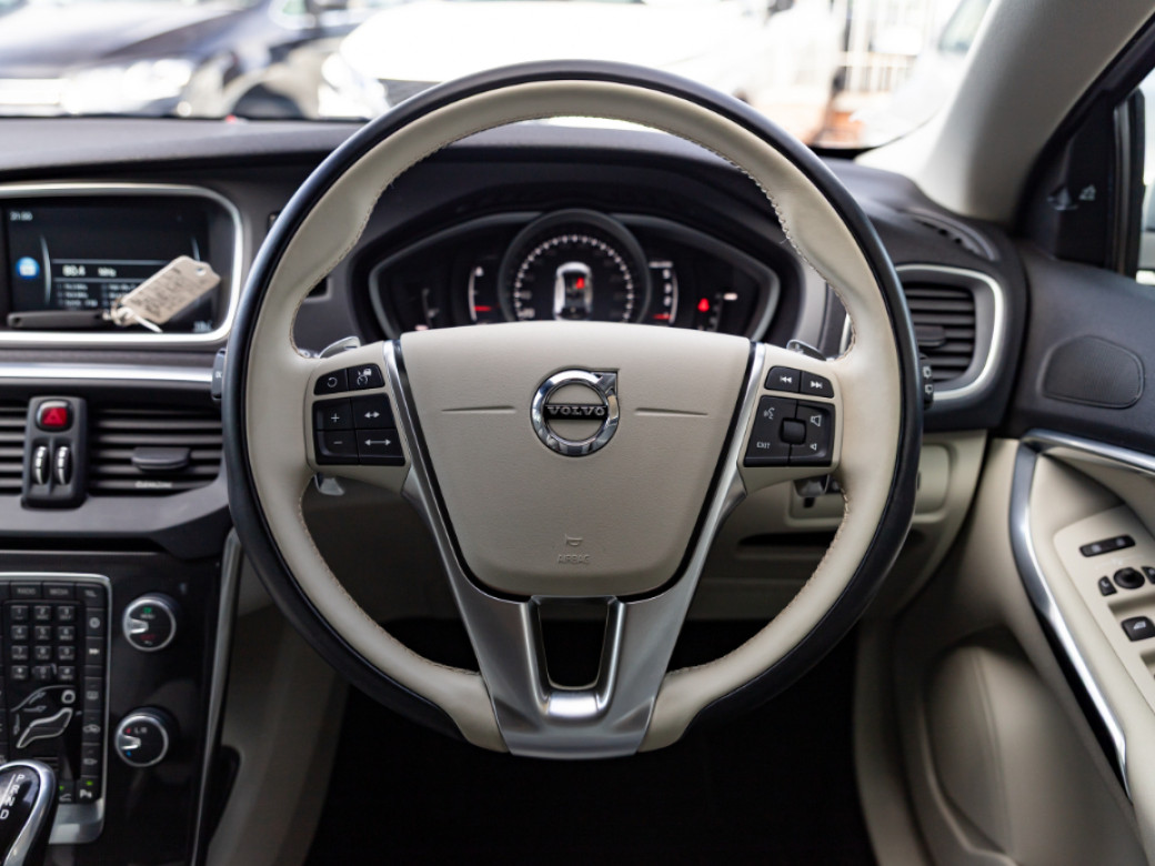 2016 Volvo V40