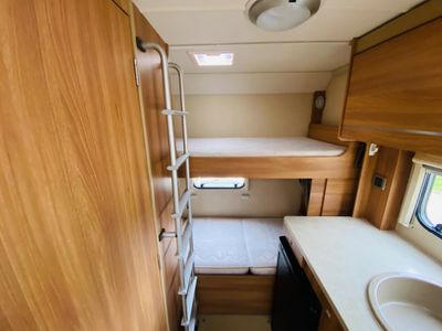 2011 SWIFT  ESCAPE 696 R.H.D MANUAL 6 BERTH