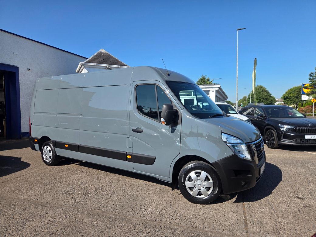 2022 Nissan Interstar