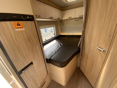 2021 WEINSBERG CARA SUITE 650 5 BERTH R.H.D 