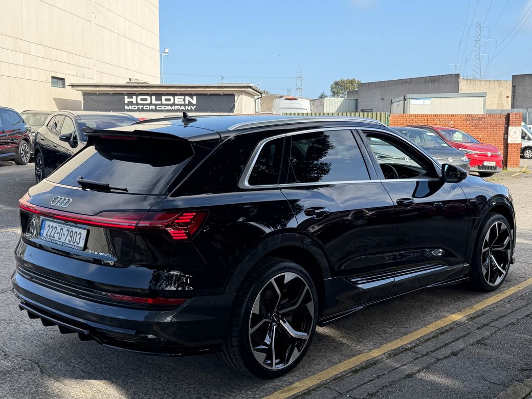 2022 Audi e-tron