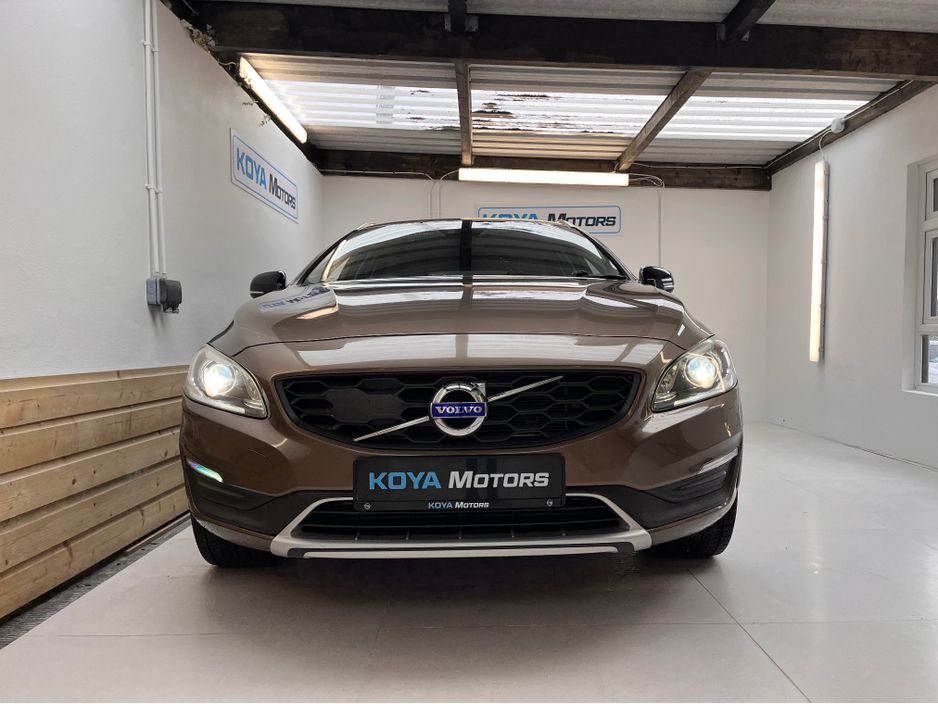 2016 Volvo V60 Cross Country